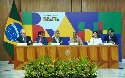 Coletiva de imprensa sobre o PL do Licenciamento Ambiental. Foto: Rogério Cassimiro/ MMA Coletiva de imprensa sobre o PL do Licenciamento Ambiental. Foto: Rogério Cassimiro/ MMA